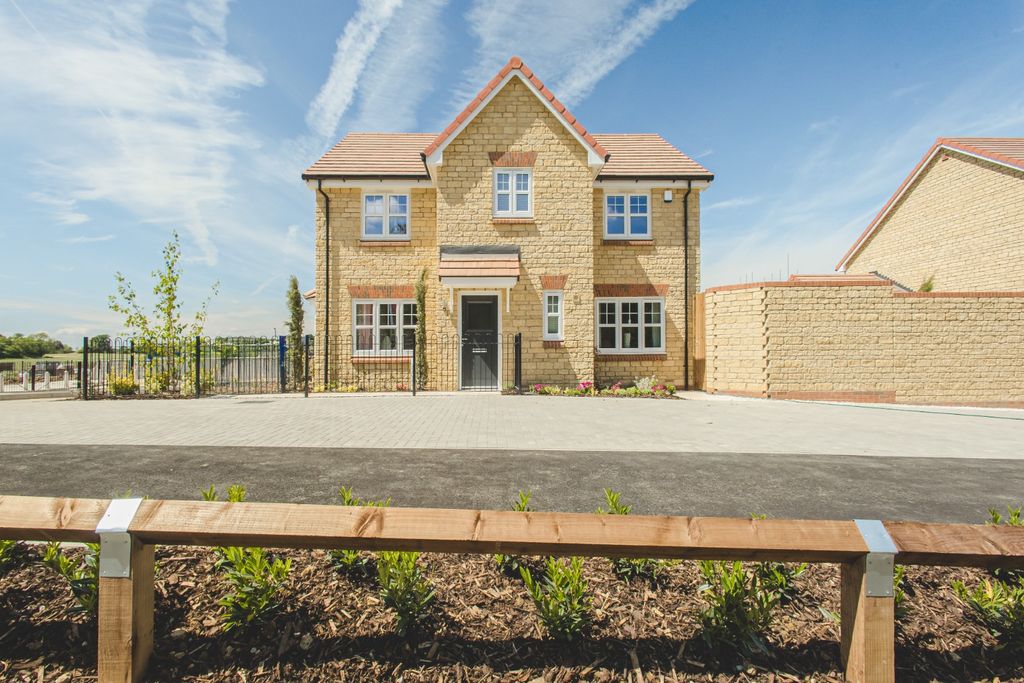 Property photo 1 of 33 4253860
