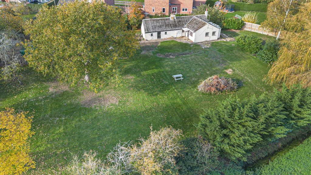 Property photo 2 of 23