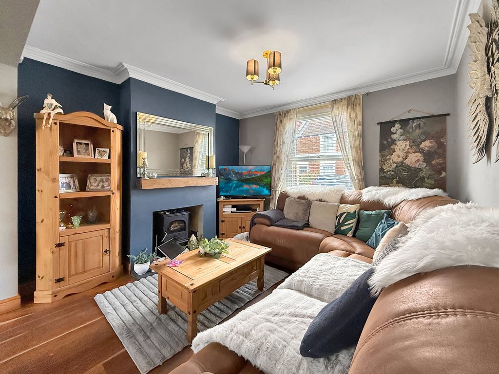 Property photo 2 of 27
