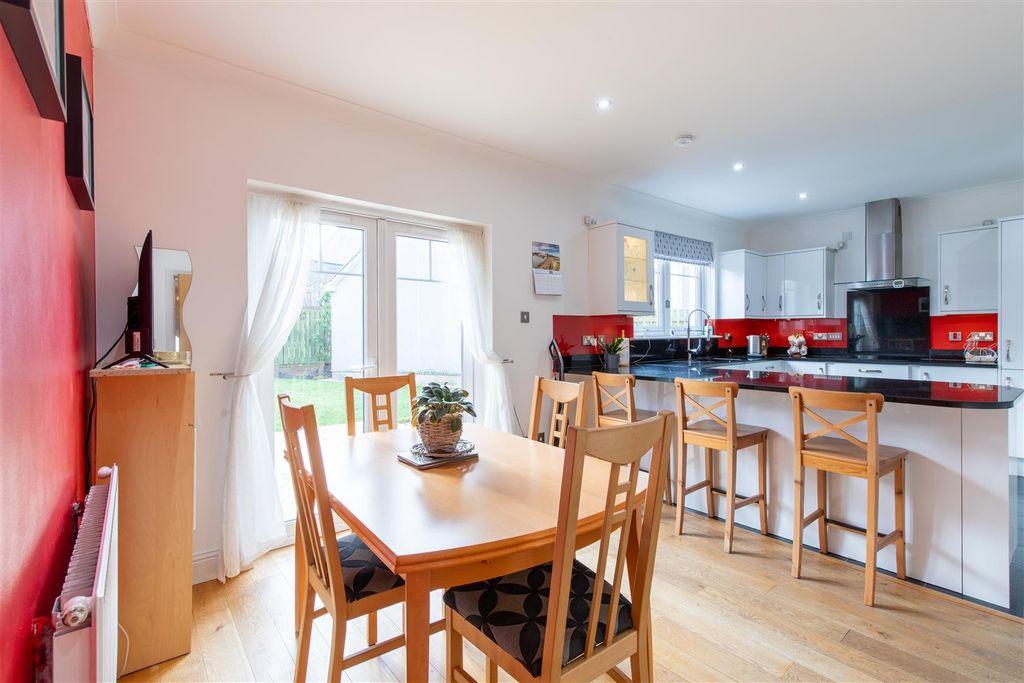 Property photo 3 of 33 S005.Jpg
