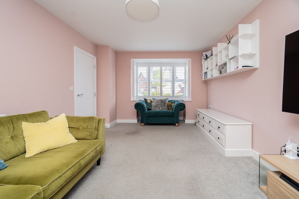 Property photo 3 of 19