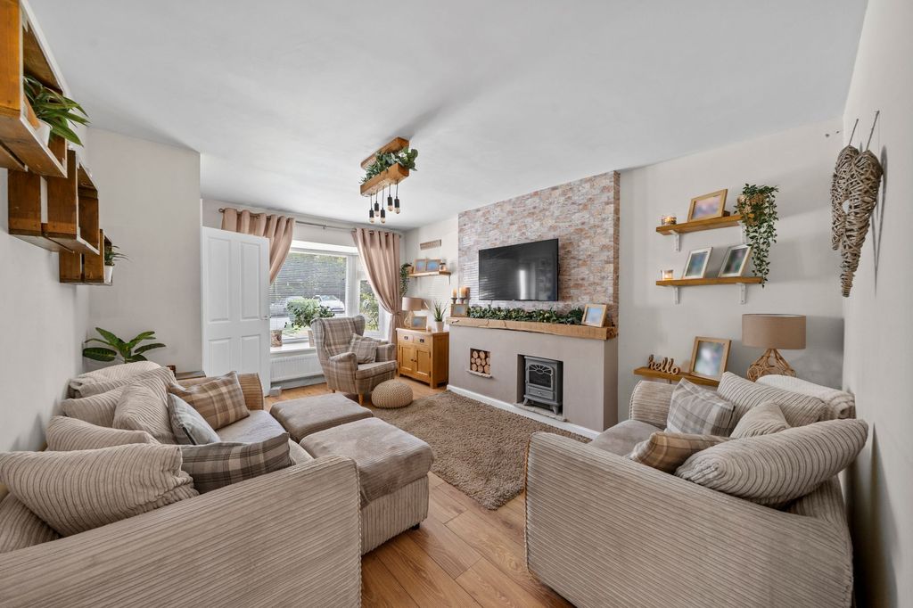 Property photo 2 of 43