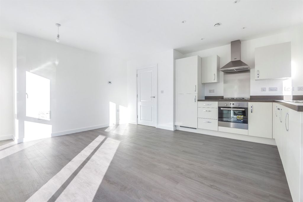 Property photo 3 of 7 Lounge