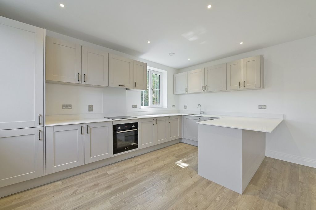 Property photo 1 of 8 Picture No. 04