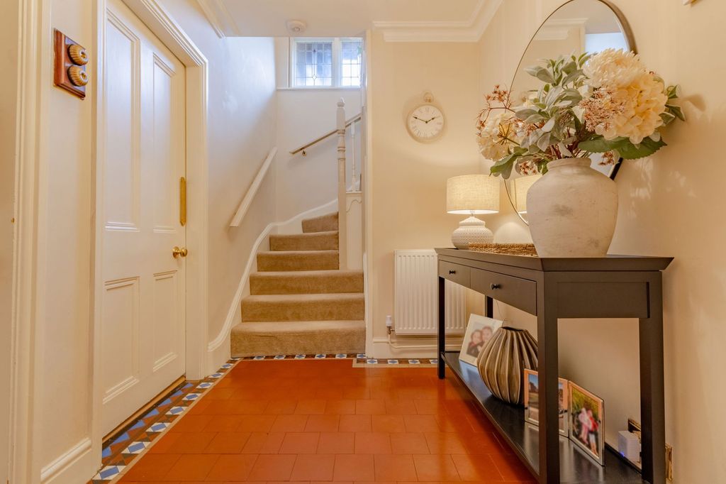 Property photo 3 of 33