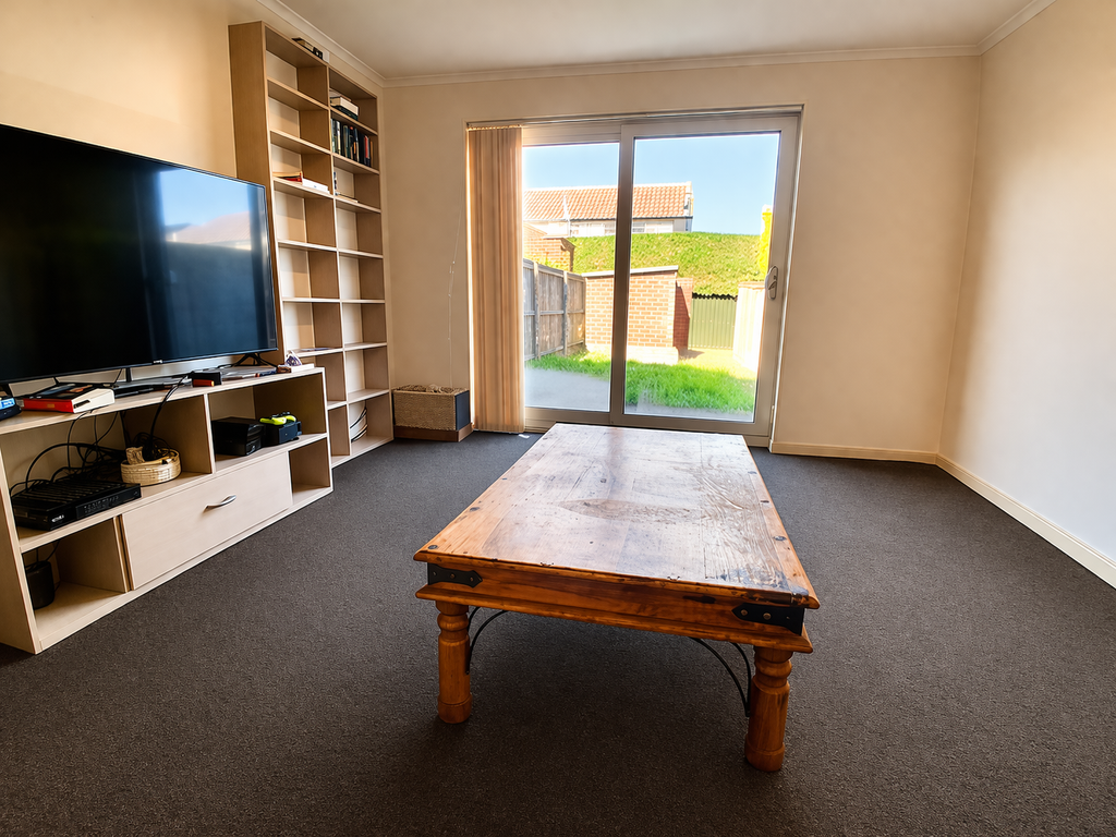 Property photo 2 of 7 Living Room