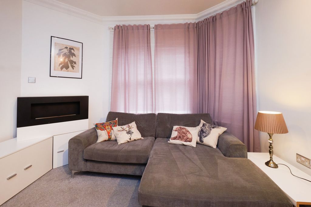 Property photo 3 of 15 Photography