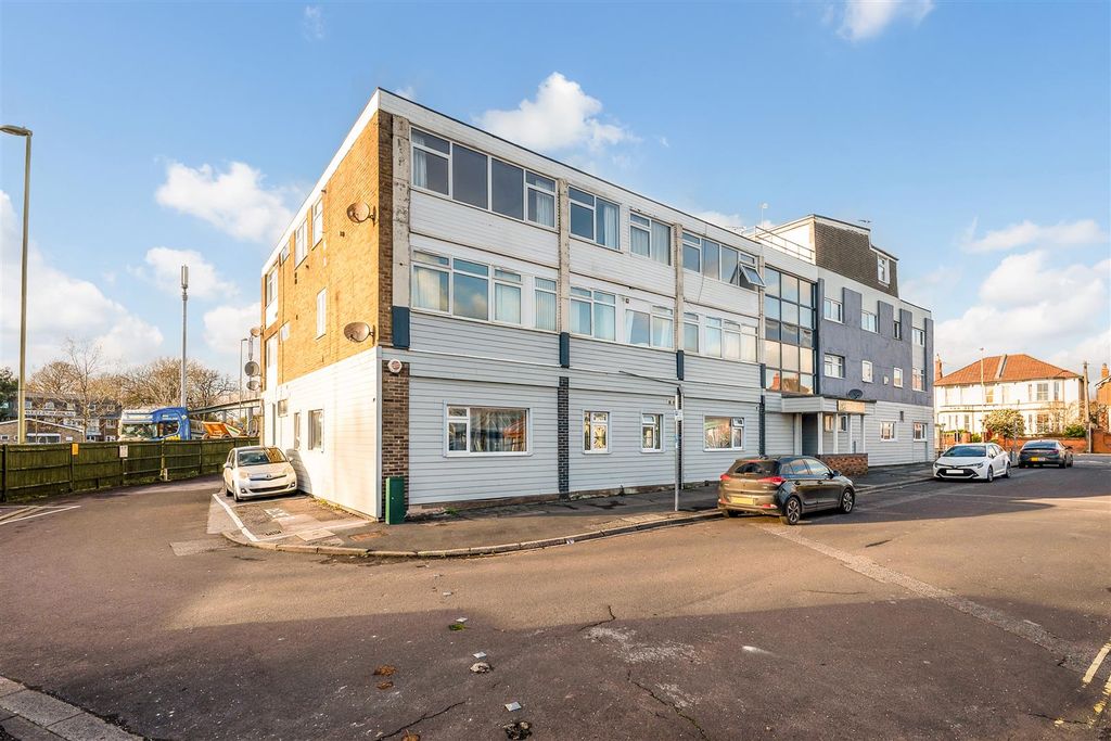 Property photo 2 of 10 Sketch_Ph1_6336036.Jpg