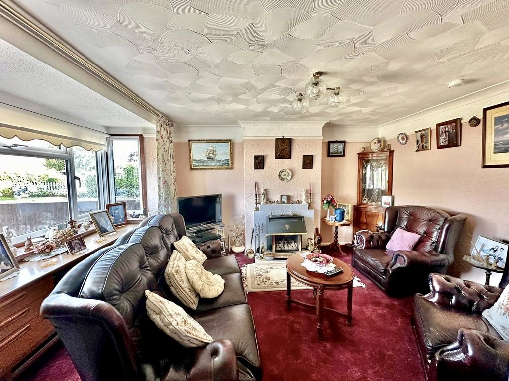 Property photo 3 of 11 Picture No. 10