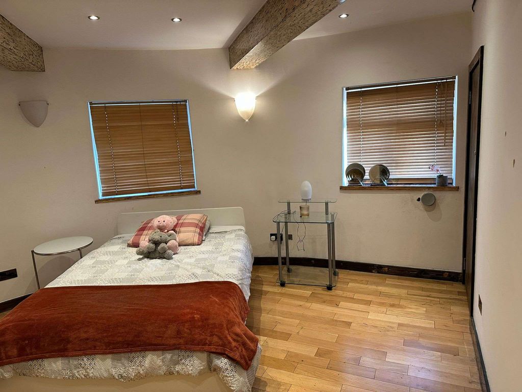 Property photo 3 of 25 Gallery