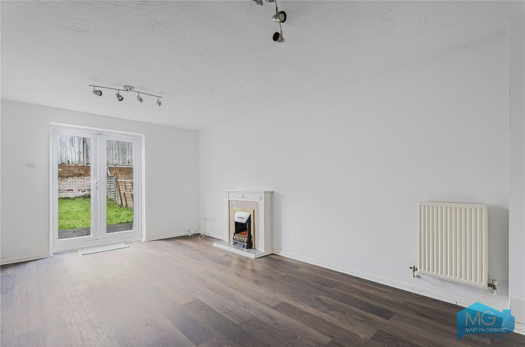 Property photo 2 of 20 Picture No. 24