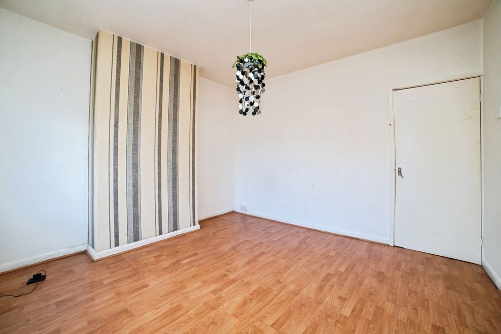 Property photo 3 of 15 Pbox-Img.Jpg