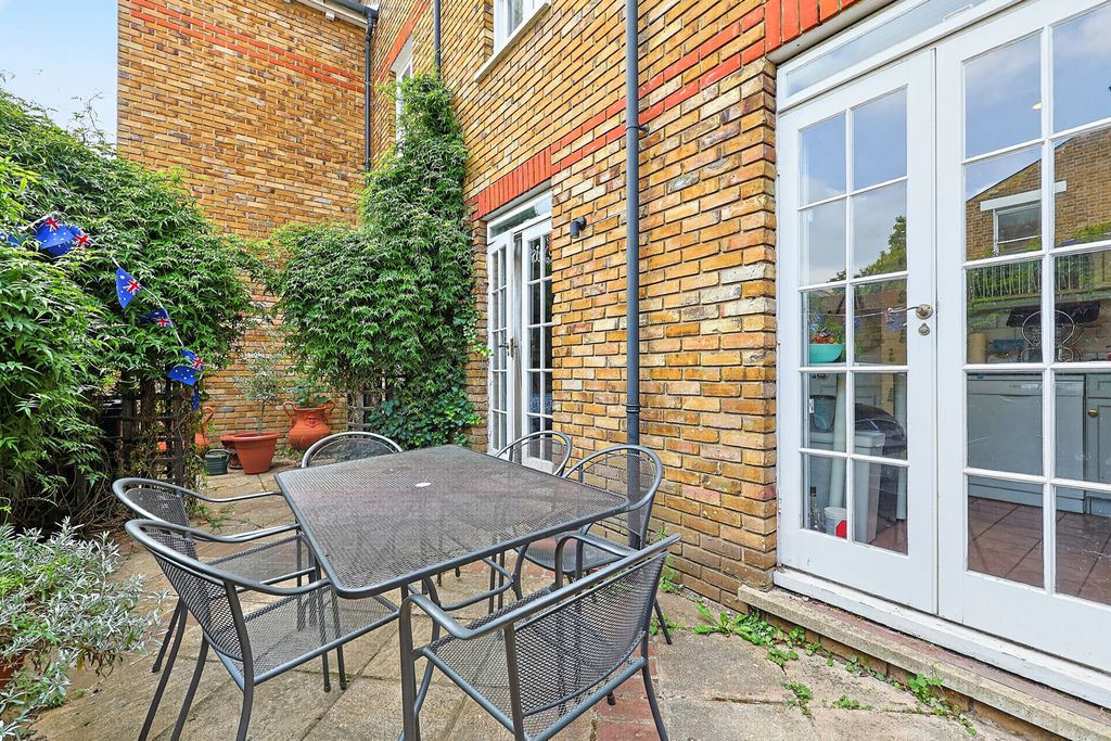 Property photo 3 of 17 Pbox-Img.Jpg