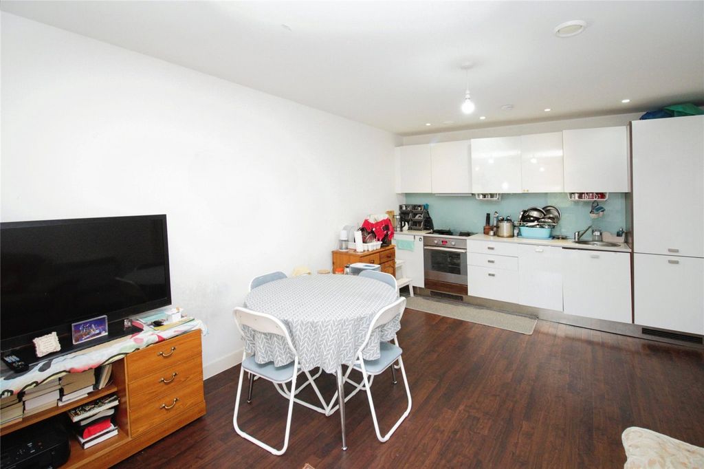 Property photo 3 of 6 Picture No. 04