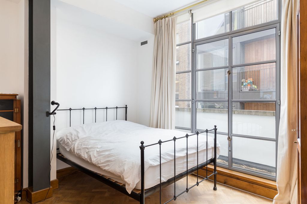 Property photo 3 of 6