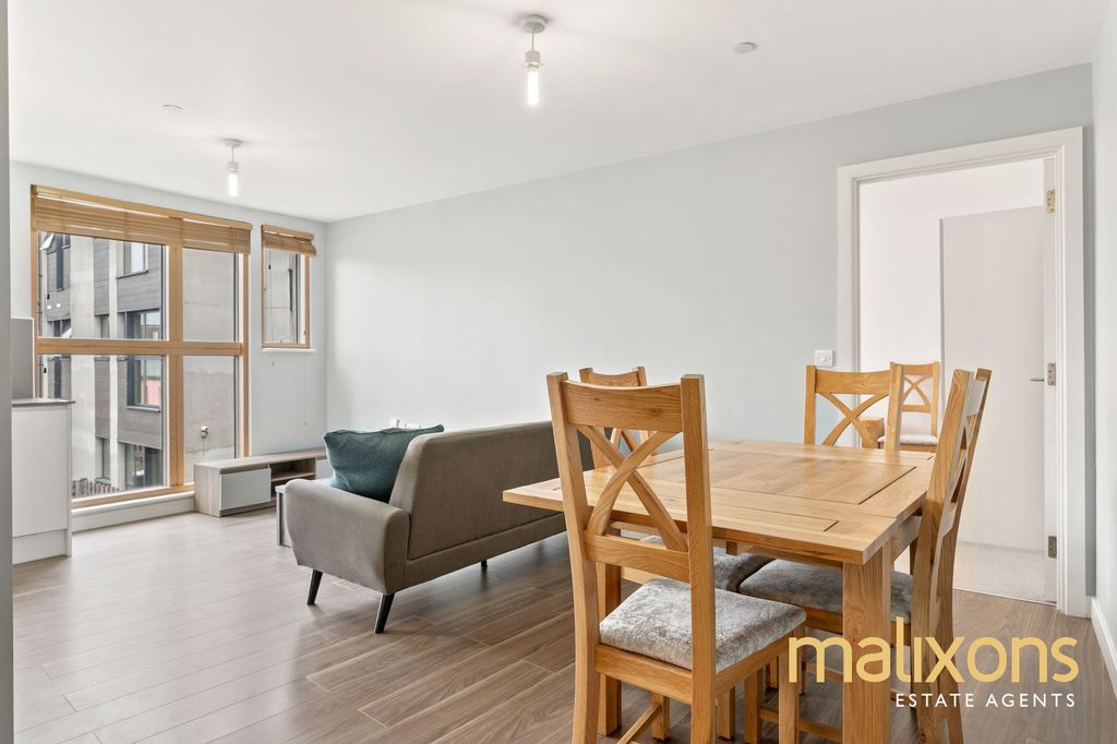 Property photo 2 of 11