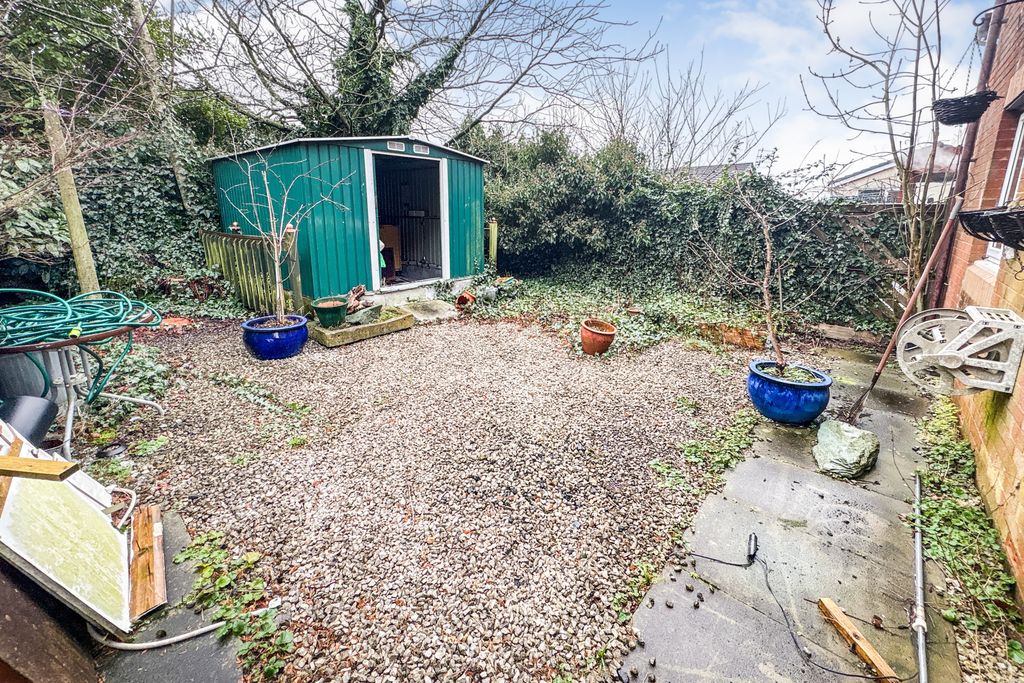 Property photo 2 of 3 4 Kempton Rise, Blackburn, Lancashire, Bb1 1Rt