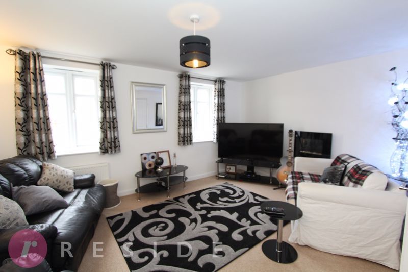 Property photo 2 of 17 Lounge