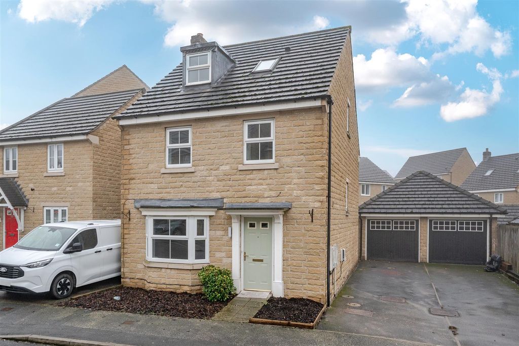 Property photo 1 of 20 1407167-3-69830Cf77F612.Jpg