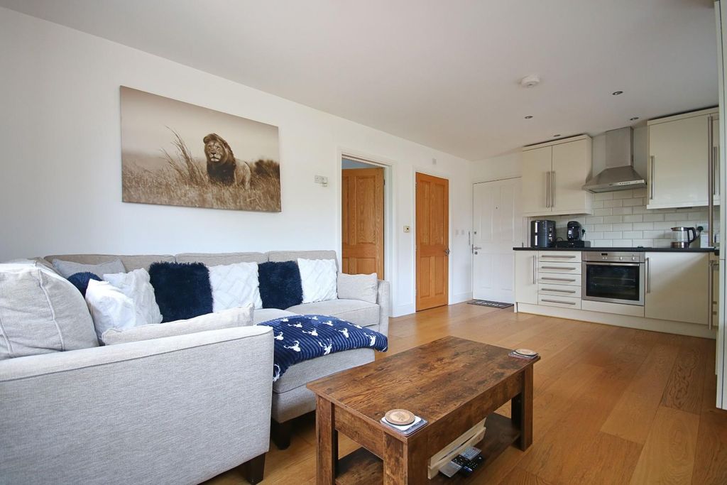 Property photo 3 of 10 liv1 (5).Jpg