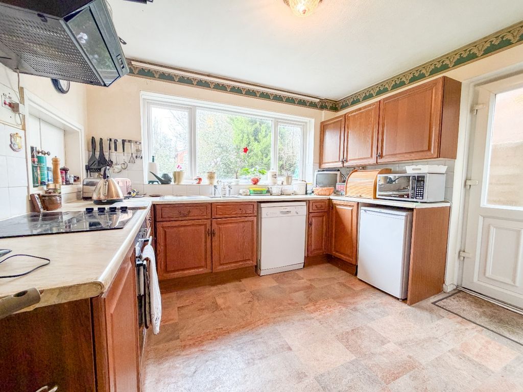 Property photo 2 of 22 4581583