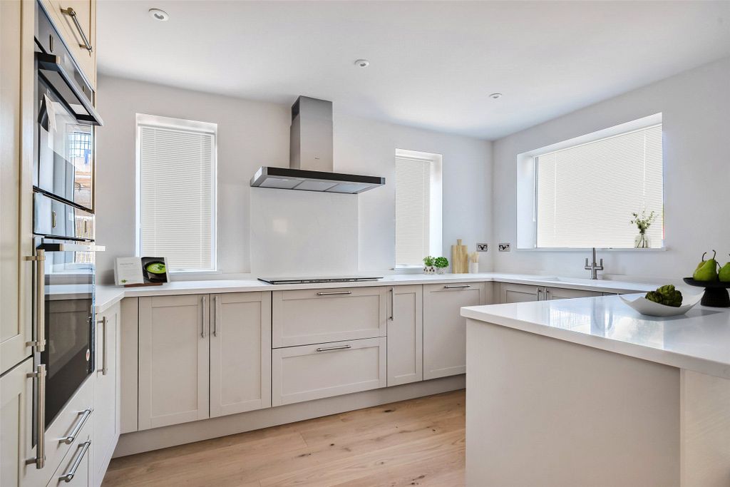 Property photo 1 of 9 Park Lane Lodge