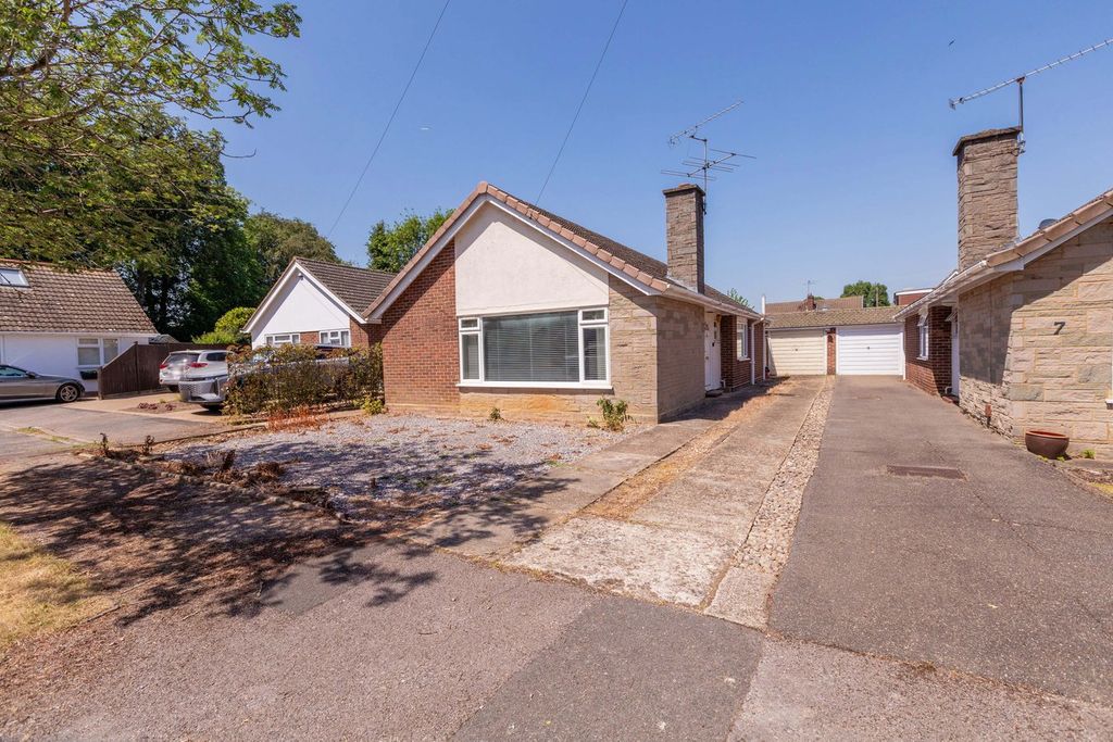 Property photo 1 of 18