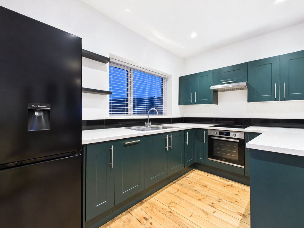 Property photo 1 of 11 House To Rent