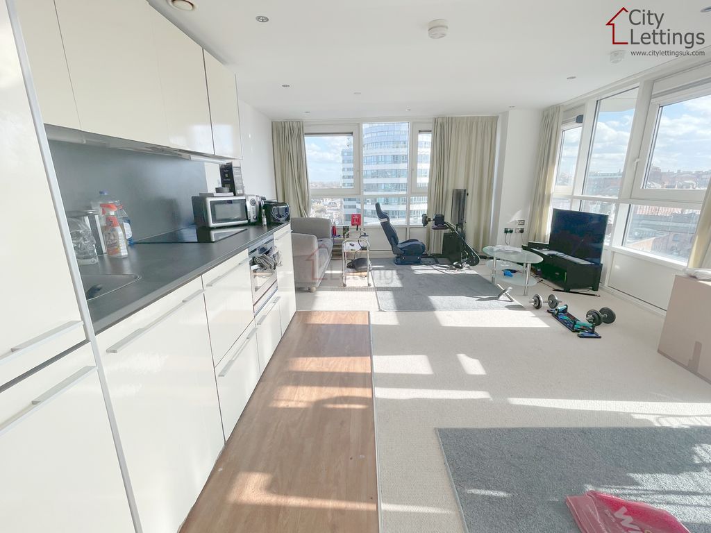 Property photo 2 of 11