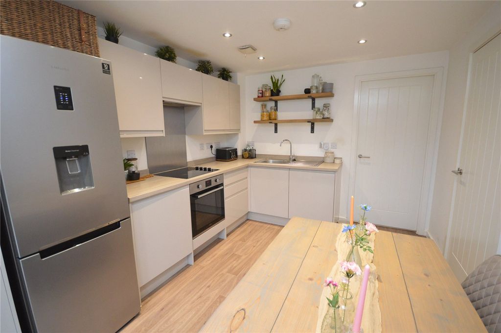 Property photo 3 of 13 Picture 3