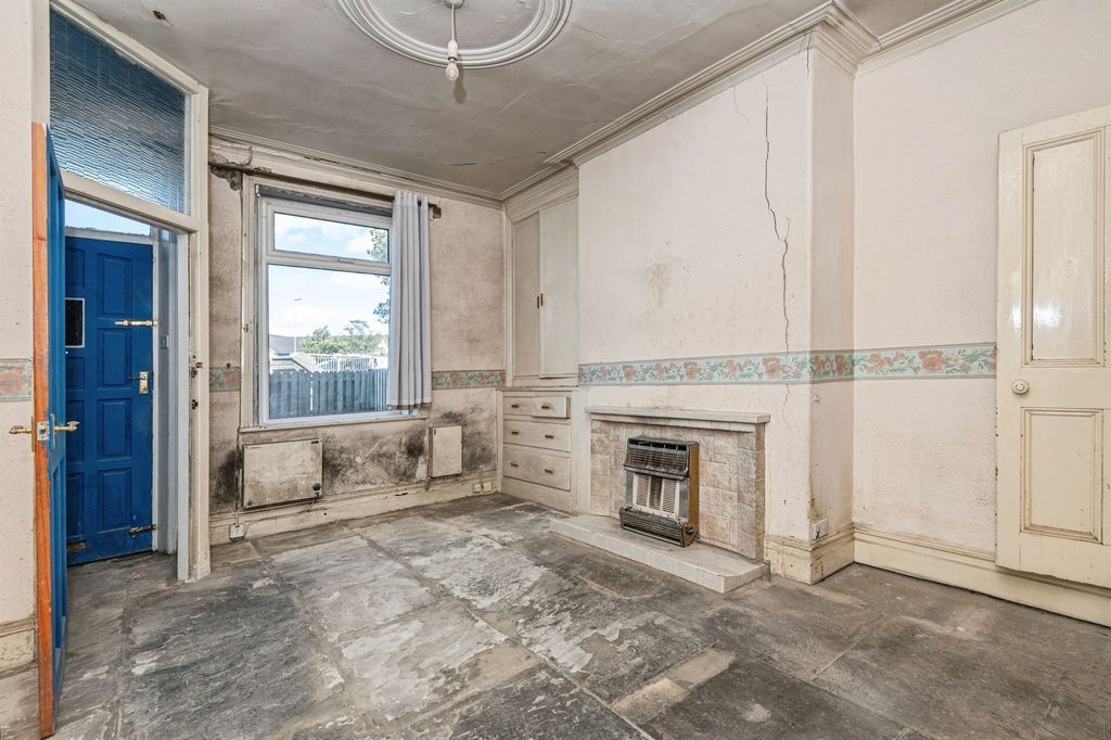Property photo 3 of 17