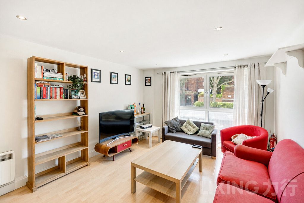 Property photo 3 of 13