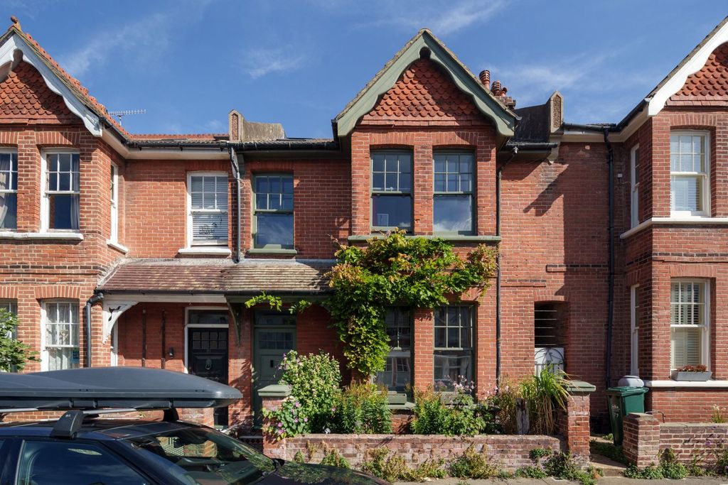 Property photo 1 of 37