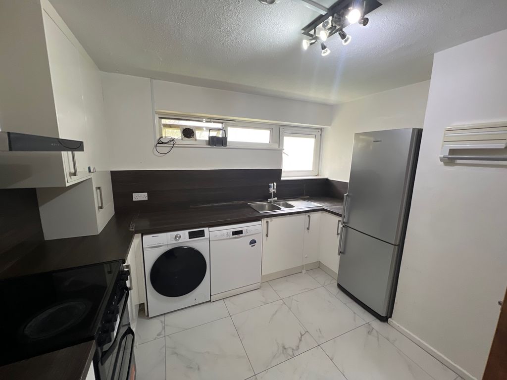 Property photo 3 of 8 Image