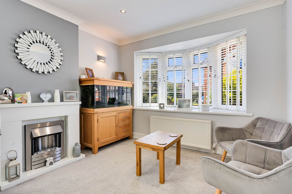 Property photo 3 of 26 Img12