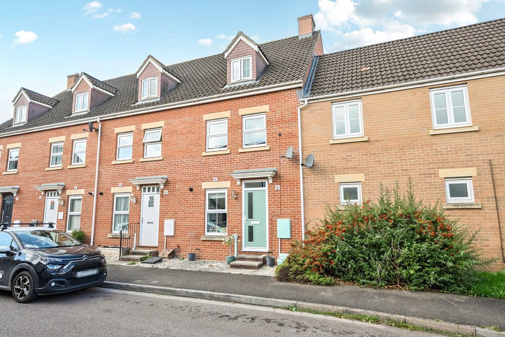 Property photo 1 of 21 .