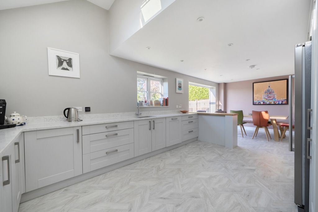 Property photo 2 of 22 1448474-24-69Ea58...