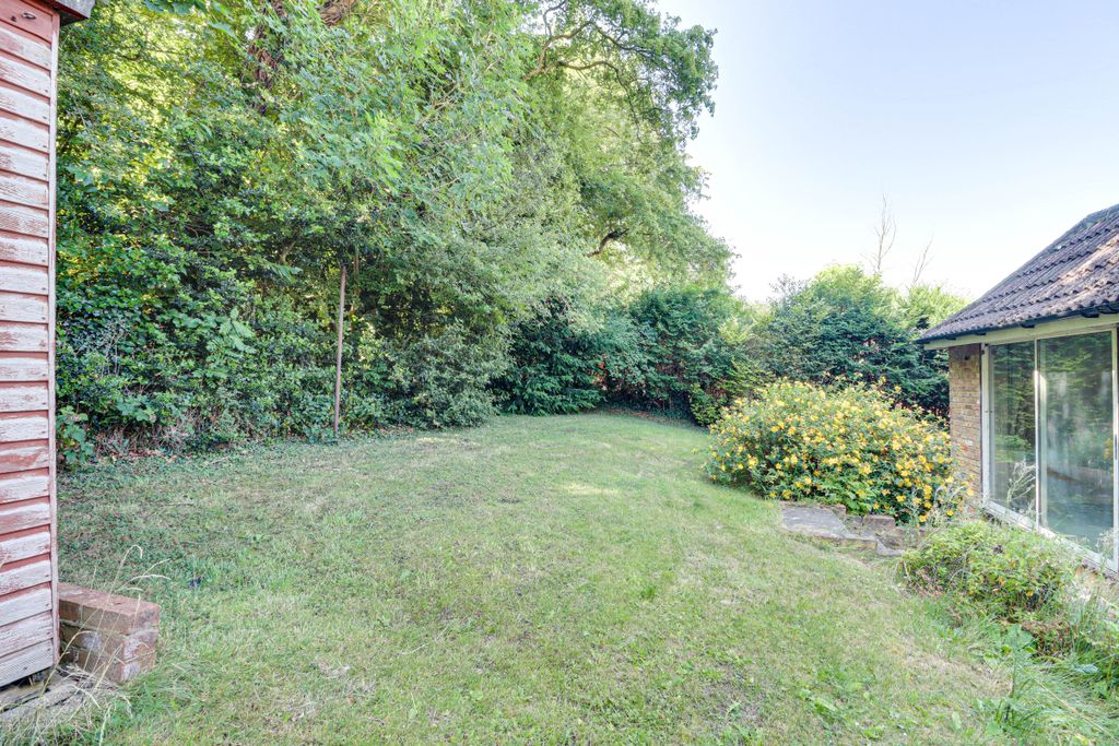 Property photo 3 of 16 Garden