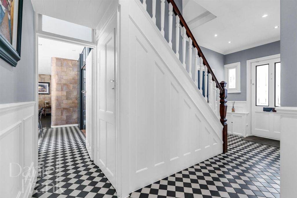 Additional image 22 of 5 bed detached house for saleThe Uplands, Loughton IG10