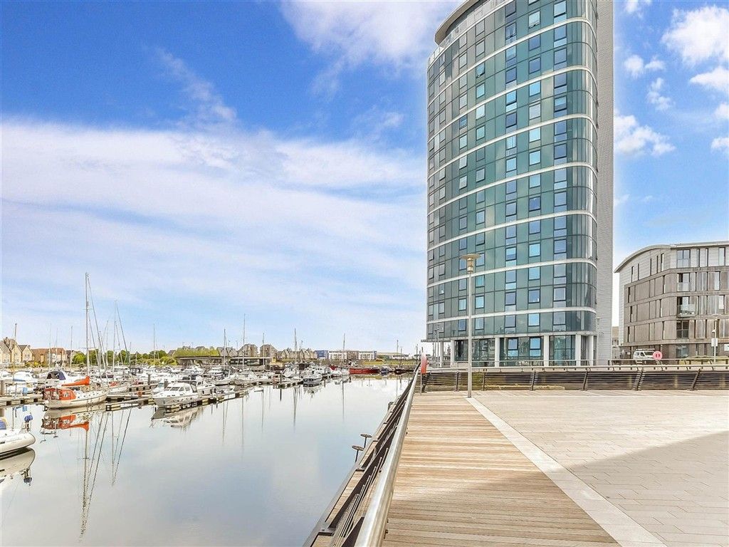 Property photo 1 of 1 External