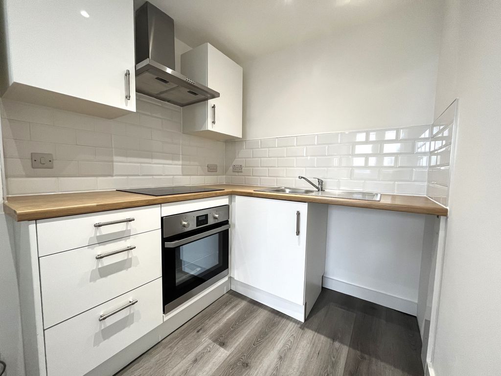 Property photo 2 of 7 Kitchen