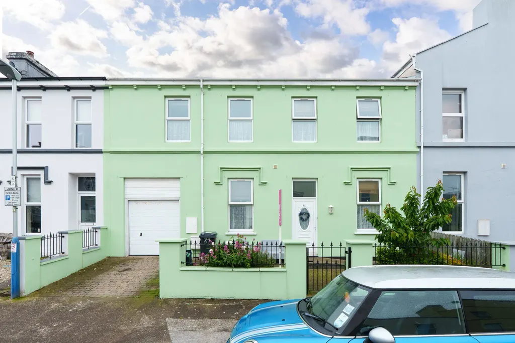Property photo 1 of 19