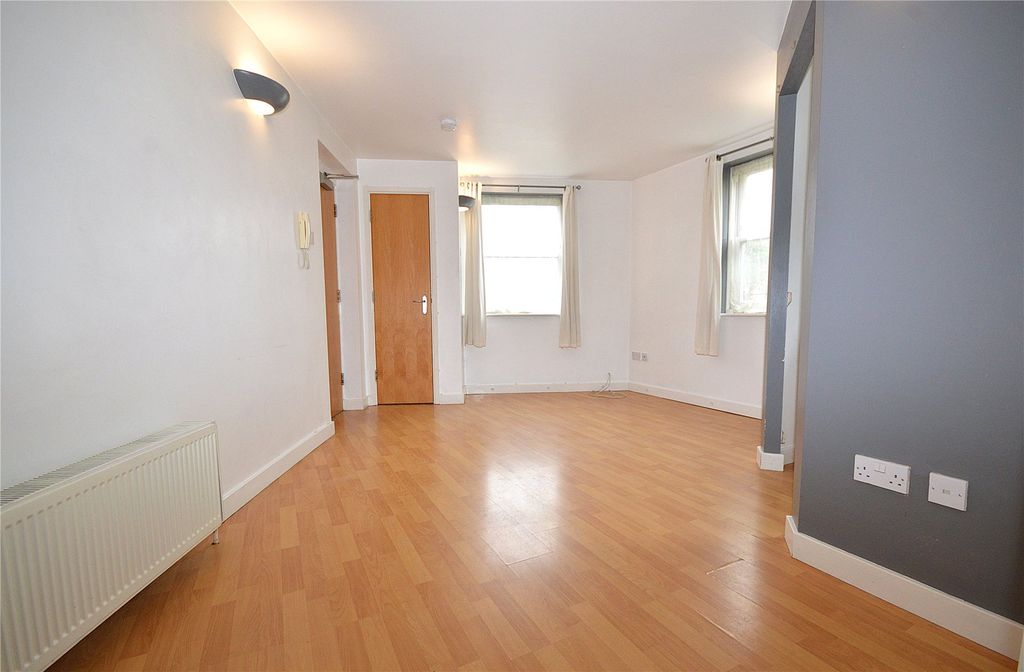 Property photo 2 of 8 Picture No. 06