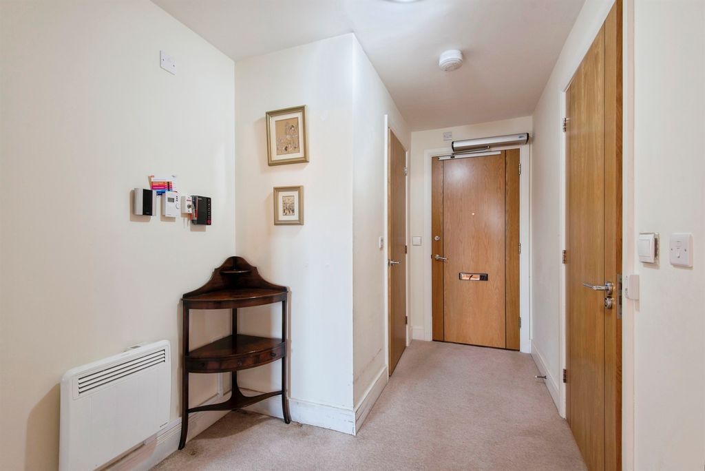 Property photo 2 of 14