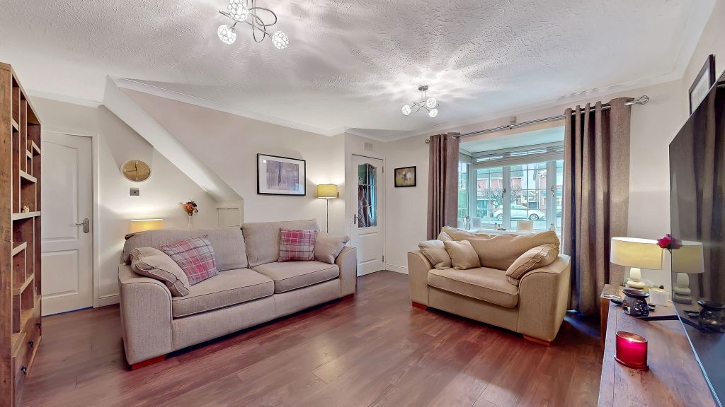 Property photo 2 of 31 19-Web-Or-Mls-20 Hawthorn Avenue21