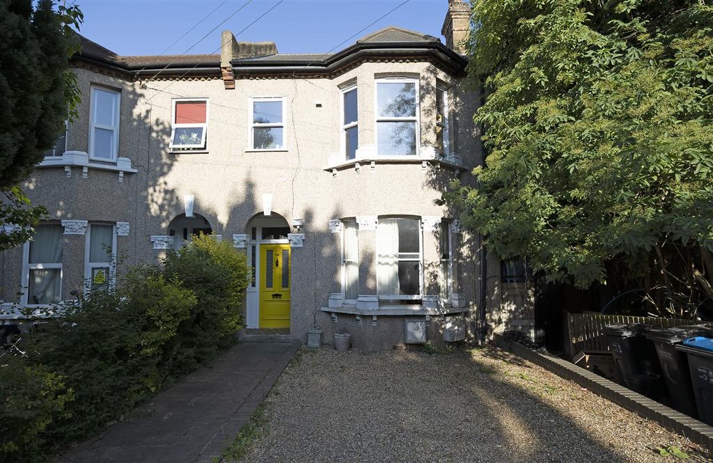 Property photo 2 of 9 External