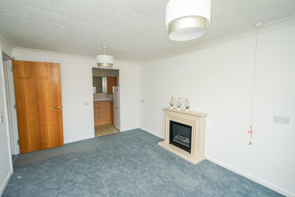 Property photo 2 of 9