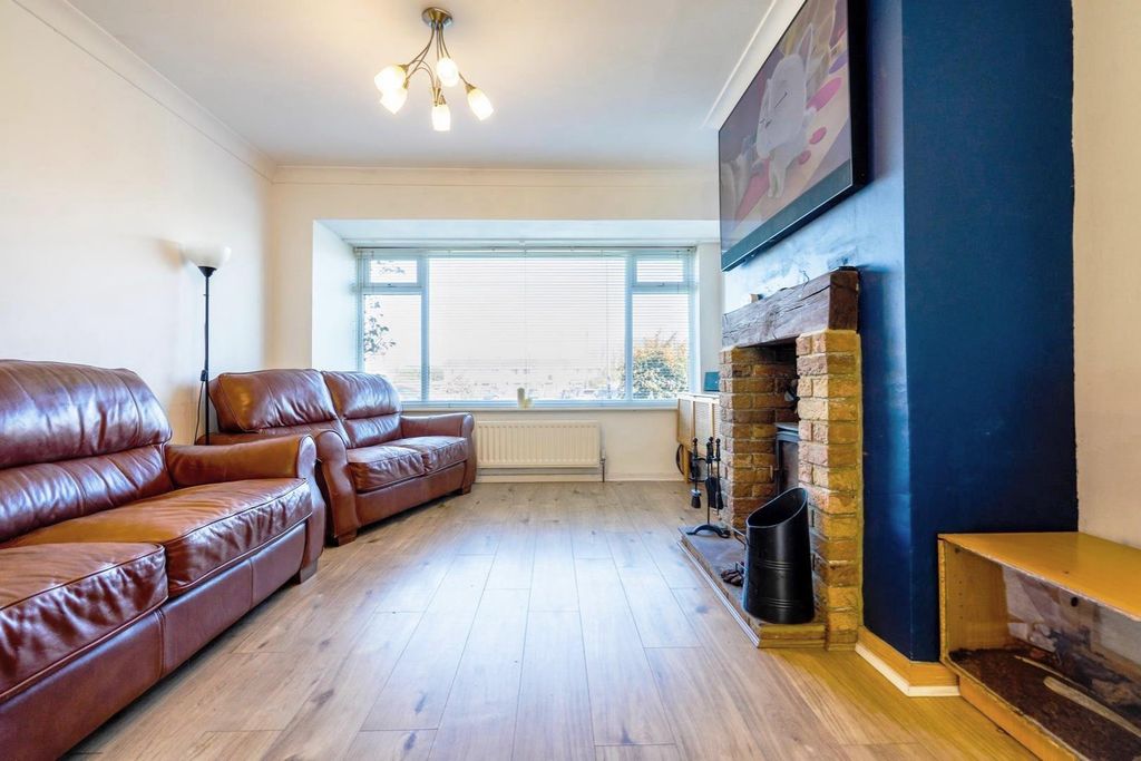 Property photo 2 of 10 Living Room