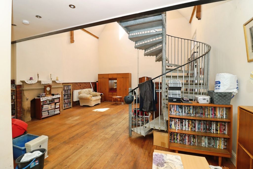 Property photo 3 of 12 Pbox-Img.Jpg