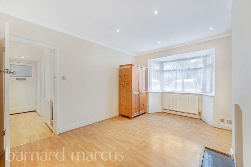 Property photo 1 of 8 Living Room